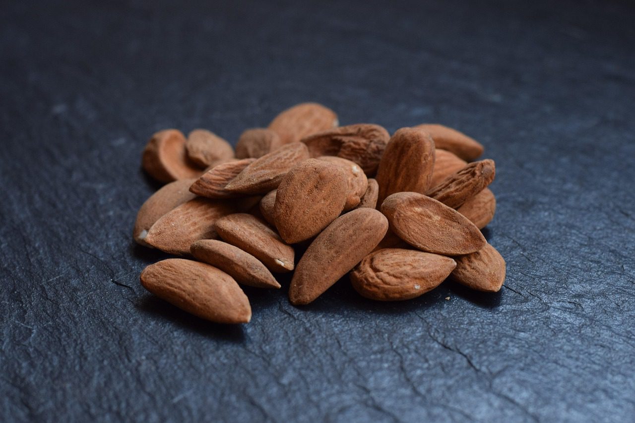 Handful of raw almonds for immune support