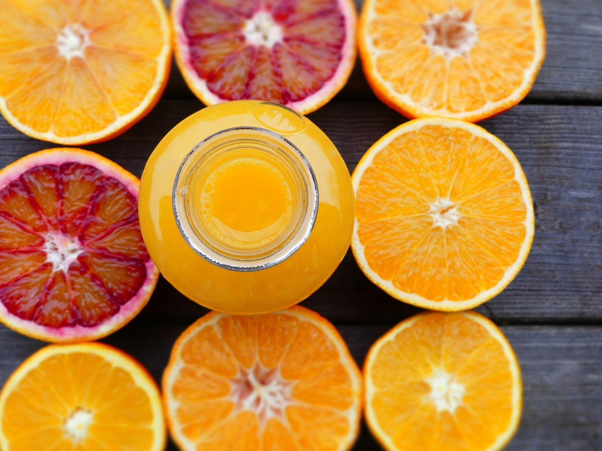 Sliced citrus fruits, rich in vitamin C to boost immunity